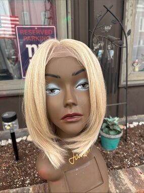 Blonde Lace Front Bob Wig - Natural Blonde